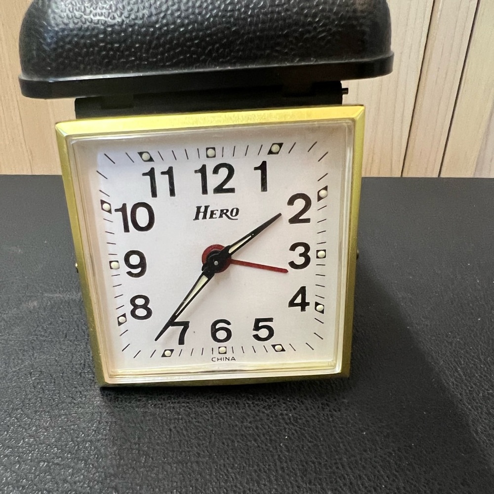 Hero Travel Clock - Picture 7 of 14